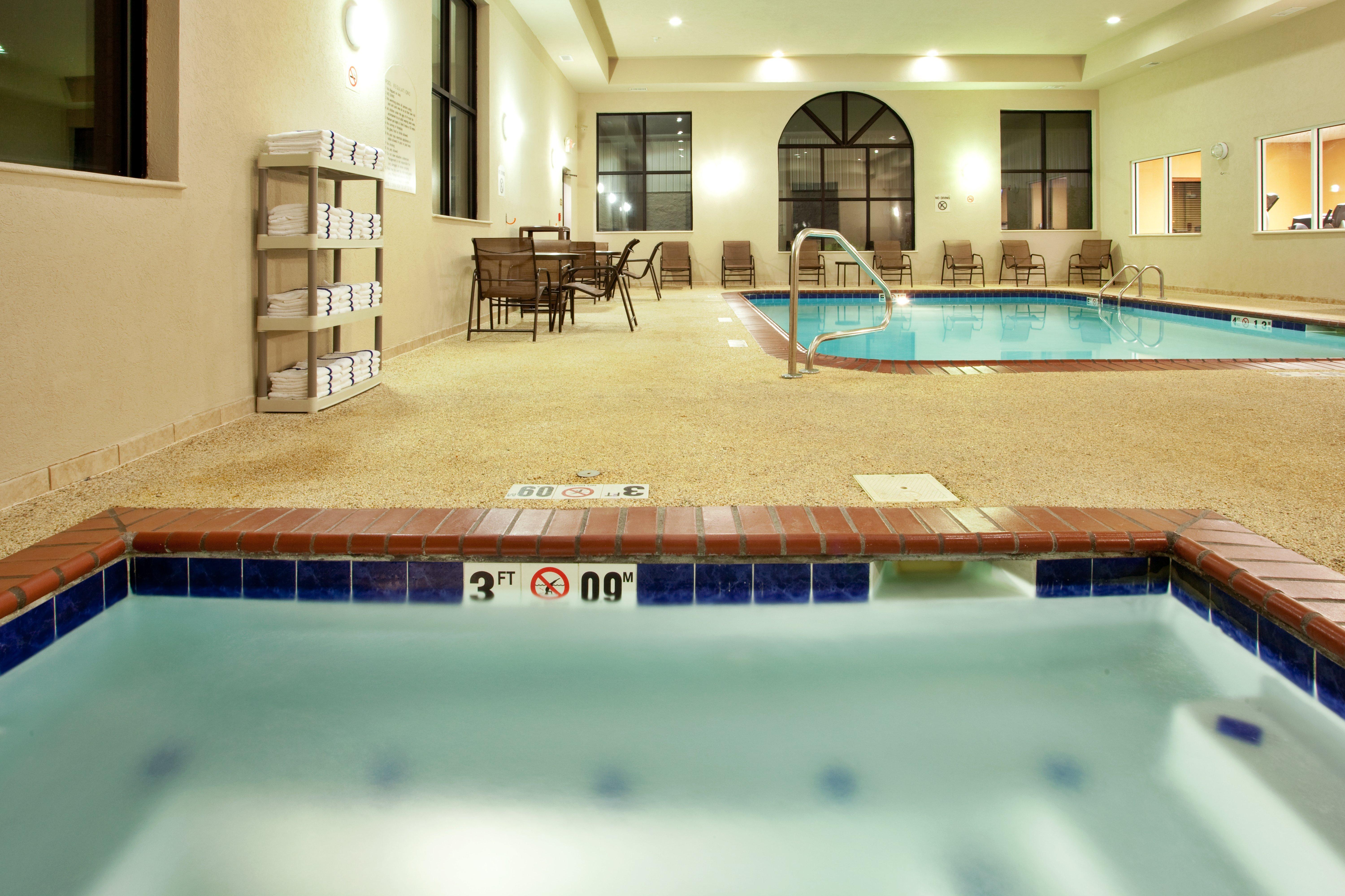 Holiday Inn Express Hotel & Suites Claypool Hill -Richlands Area By Ihg Pounding Mill Luaran gambar