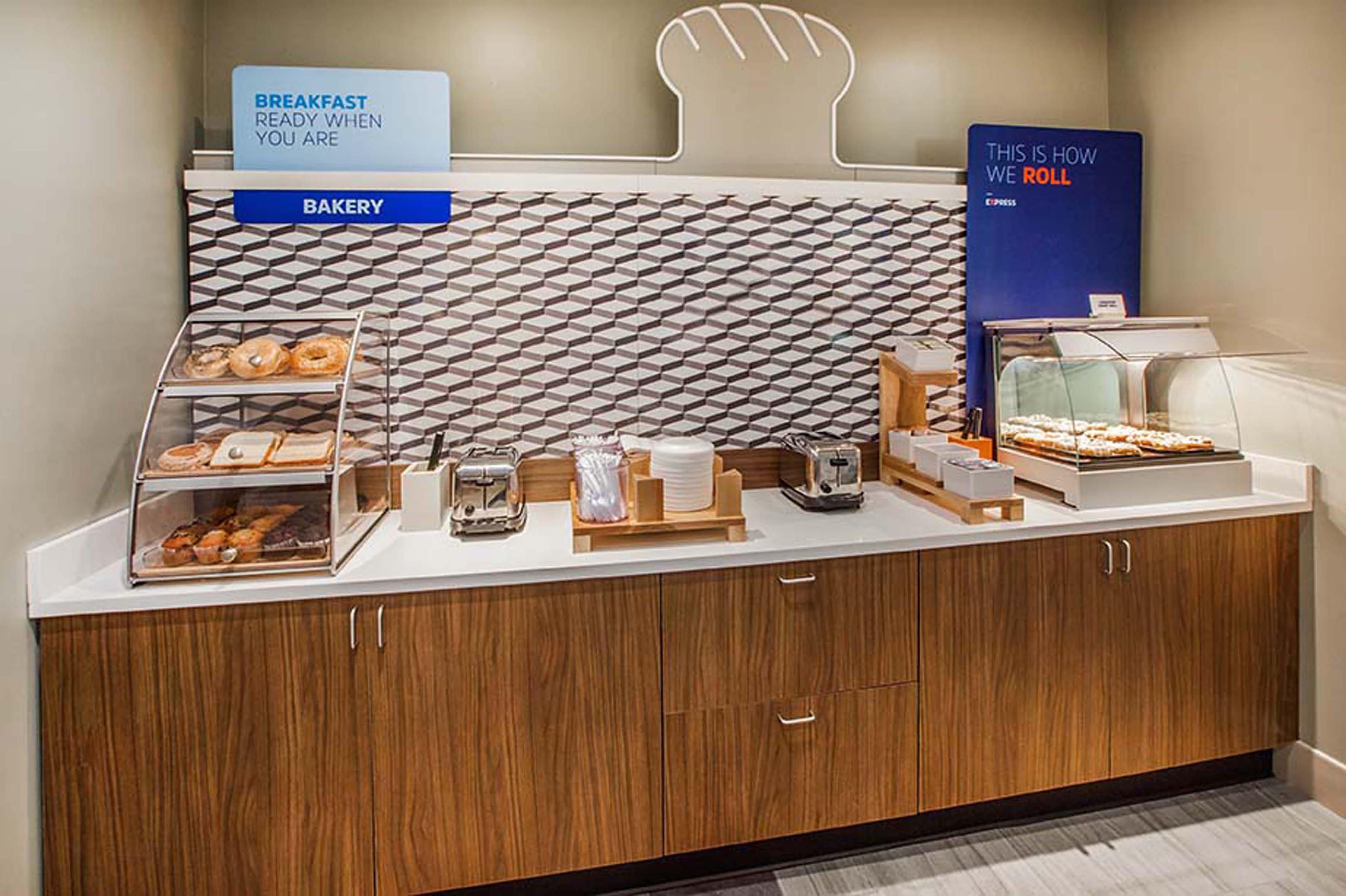 Holiday Inn Express Hotel & Suites Claypool Hill -Richlands Area By Ihg Pounding Mill Luaran gambar