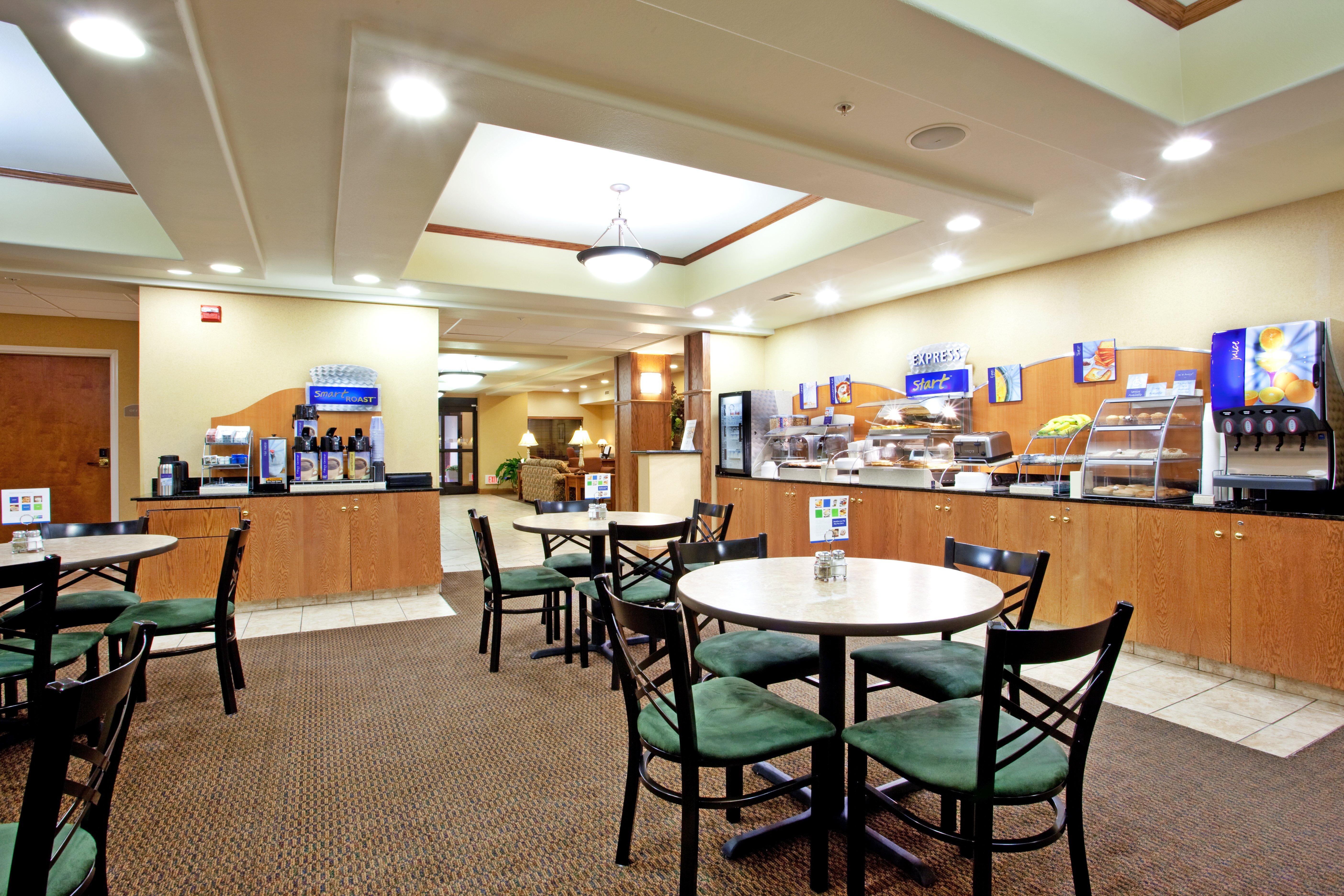 Holiday Inn Express Hotel & Suites Claypool Hill -Richlands Area By Ihg Pounding Mill Luaran gambar